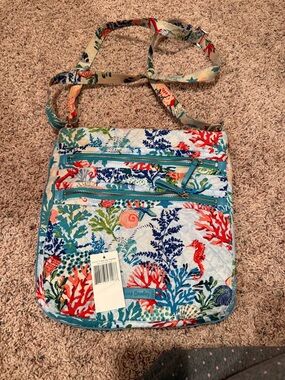 Vera Bradley Quilted Zippered Hipster in Shore Thing pattern